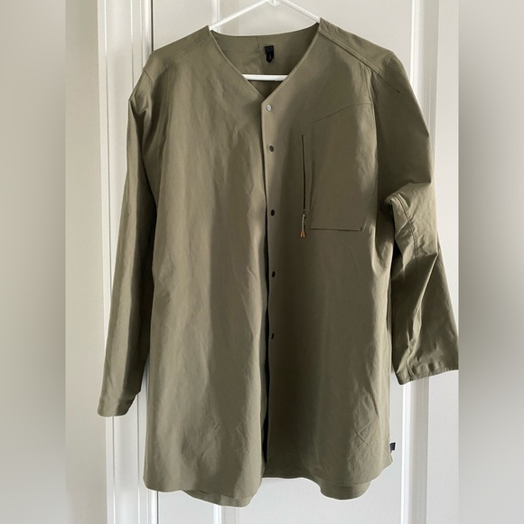 EUC Lululemon Olive Green LAB Viha Shirt See Pic Measures Snap Close Long Sleeve - Picture 2 of 9